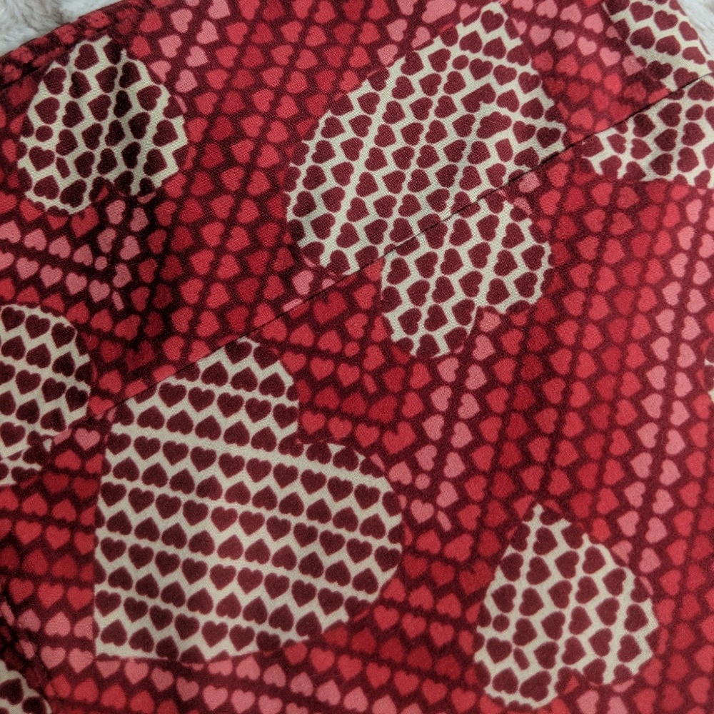 LULAROE Heart Patterned Tall & Curvy Leggings. - Picture 3 of 3